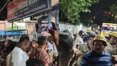 Photo of पीएम मोदी के रैली से पहिले बंगाल के जगद्दल मा भारी हिंसा, फेंके गें देसी बम