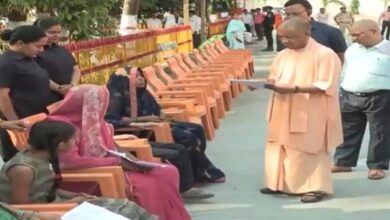 Photo of जनता दर्शन मा CM योगी के कड़ा रुख: बोले- दबंग अउर भू-माफियान पर होय तगड़ी कार्रवाई