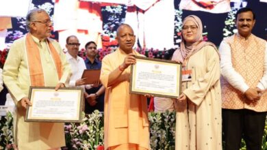 Photo of सीएम योगी बोले- वित्तमंत्री के जिला मा केकर चुनाव भवा ओनहूं का पता नाहीं, अब योग्यता देखि के मिलत हय नौकरी