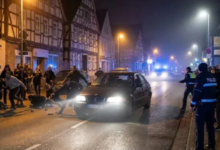 Photo of जर्मनी मां युवक भीड़ पर जानबूझकर चढ़ाइ तेज रफ्तार BMW कार