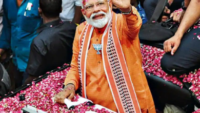 Photo of पीएम मोदी कै काशी दौरा: समर्थकों कय देखि के पीएम रुकवाइ दिहिन कार